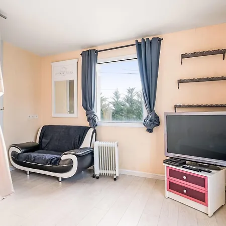 Les Balcons De La Rance By Interhome La Richardais